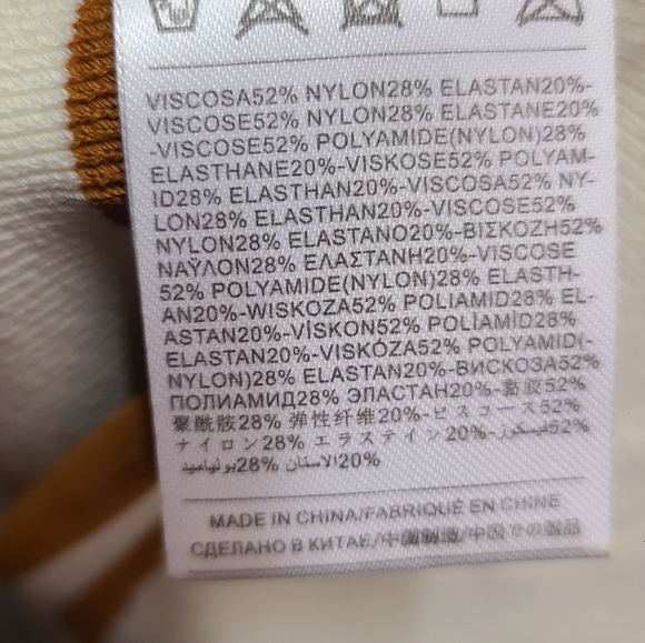 Mod Crop🍦 - Picture 3 of 3